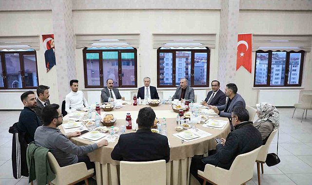 Ağrı'da eğitimciler iftar sofrasında buluştu