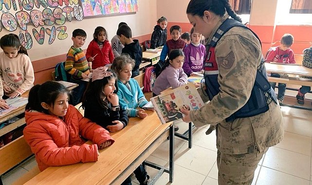 Ağrı'da öğrencilere KADES uygulaması tanıtıldı