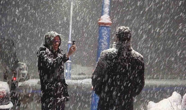 Ardahan'a Mart ayında lapa lapa kar yağdı