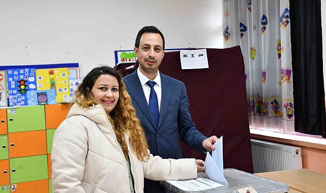 Ardahan'da oy kullanma işlemi başladı