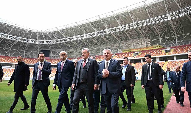 Bakan Bak: "Türkiye'nin dört bir yanında tesisler yapıyoruz"