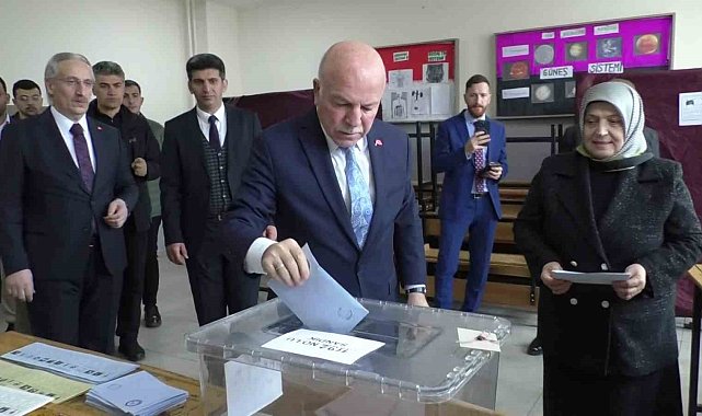 Başkan Sekmen: "Allah ülkemizi birlik ve beraberlikten ayırmasın"
