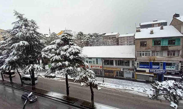 Bitlis'te eğitime kar engeli