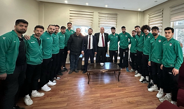 CHP Başkan Adayı Gültekin, Kars 36 Spor Kulübünün sorunlarını dinledi