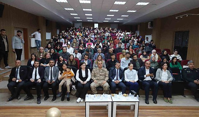 Çukurca'da öğretmenler arası bilgi yarışması düzenlendi