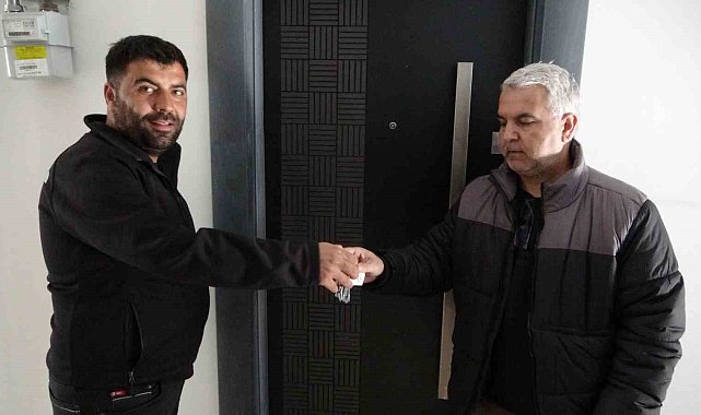 Depremzedeler konutlarına kavuşuyor
