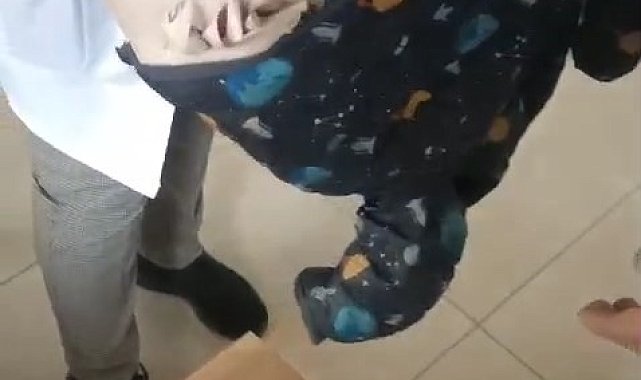 Elazığ'da dilencinin parayı sakladığı yer pes dedirtti, bebek montundan bin 200 lira çıktı