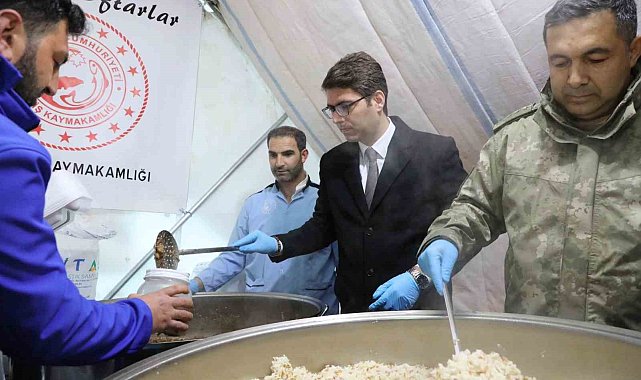 Erciş'te iftar çadırına yoğun ilgi