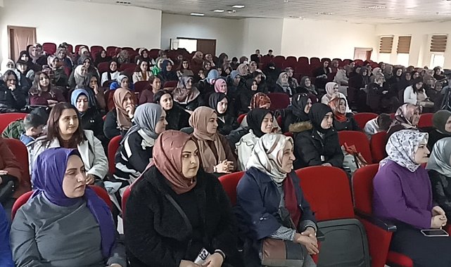 Erciş'te "Kadının Gücü Van'ın Gücü" programı düzenlendi