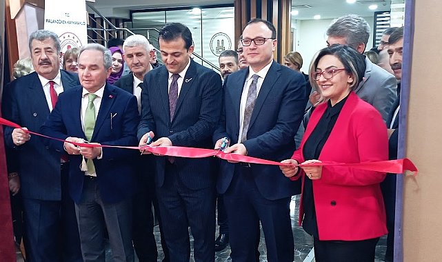 Ersander'in 'Anadolu'da Kadın' sergisi açıldı