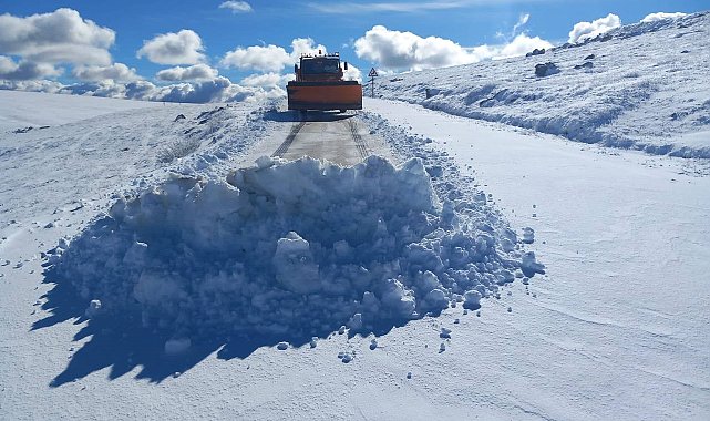 Erzincan'ın yüksek kesimler beyaza büründü