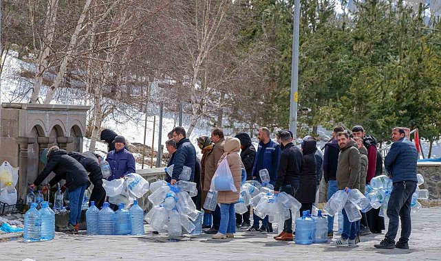 Erzurum'da iftar sofralarının vazgeçilemez kaynak suyu: Paşapınar