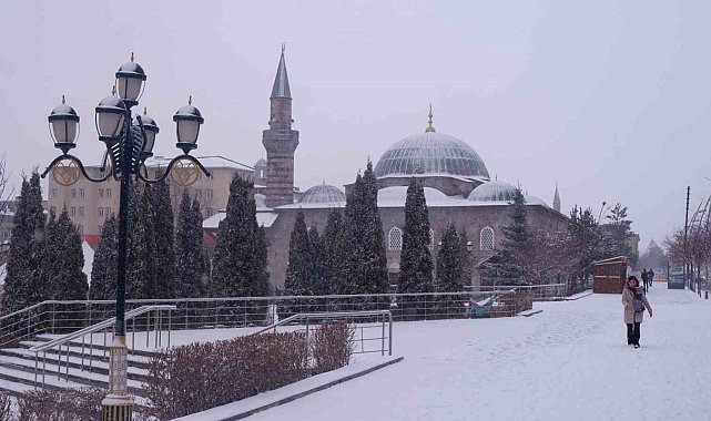 Erzurum'da Mart kapıdan baktırdı
