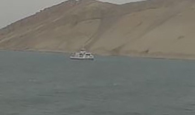 Feribotta korku dolu anlar: Şiddetli fırtınadan dolayı iskeleye yanaşamadı