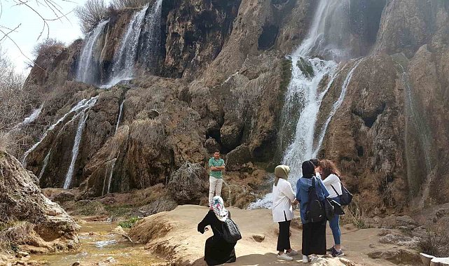 Girlevik Şelalesi'nde hafta sonu yoğunluğu