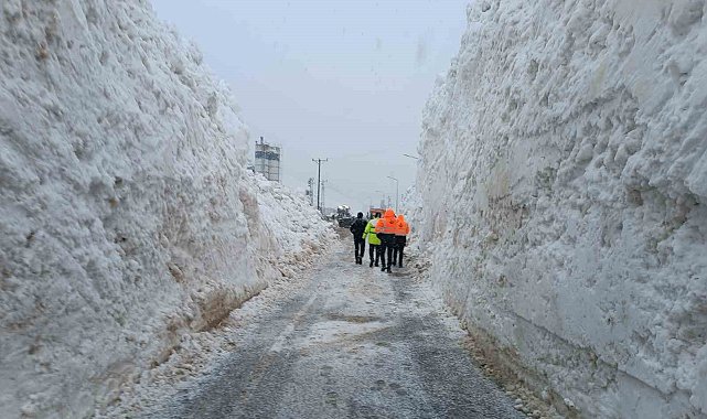 Hakkari-Çukurca kara yolu ulaşıma açıldı
