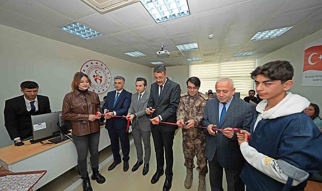Hakkari'de bilişim laboratuvarı açıldı