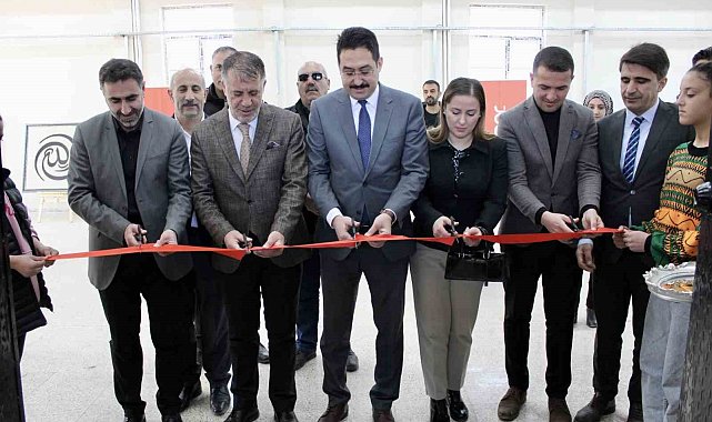 Hamur'da imam hatip okullarının sanat sergisi
