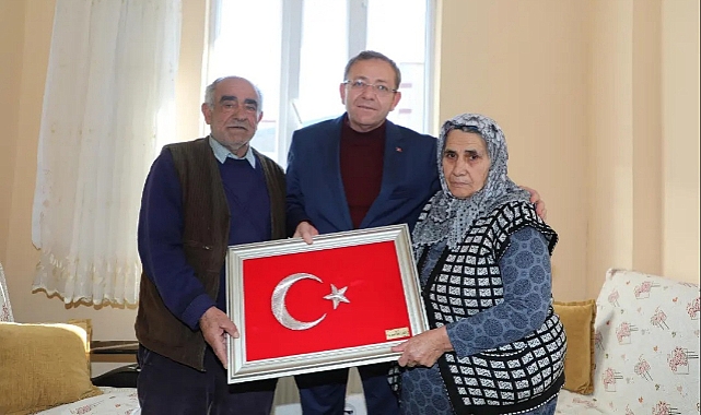Kadınlar Gününde şehit annesini ziyaret etti