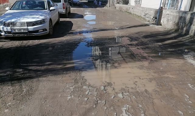 Kars'ta ara sokaklar köstebek yuvası