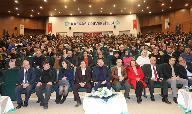 Kars'ta, Erdal Akkaya konserine yoğun ilgi