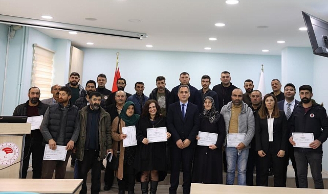Kars'ta sürü yöneticileri sertifikalarını aldı