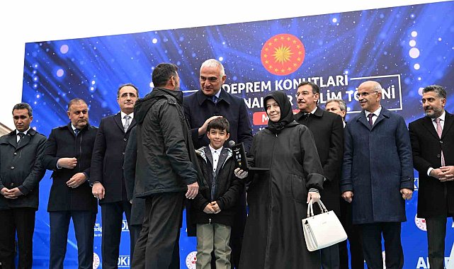 Malatya'da bin 700 konut hak sahiplerine teslim edildi