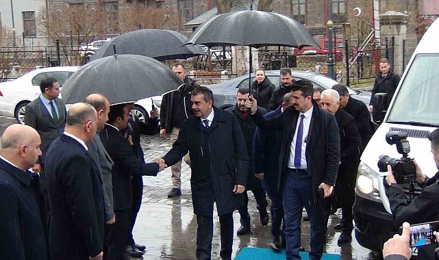 Milli Eğitim Bakanı Tekin Kars'ta