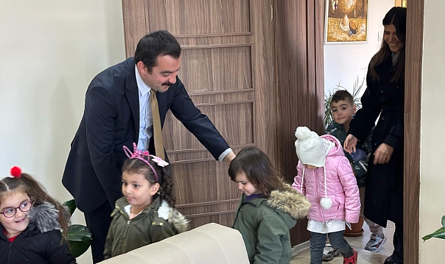 Minik öğrencilerden Kaymakam Akköz'e ziyaret