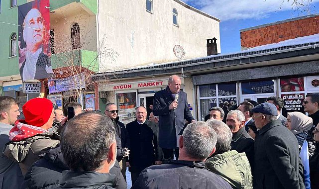 Muharrem İnce, Çıldır'da sandalye üzerinde halka hitap etti