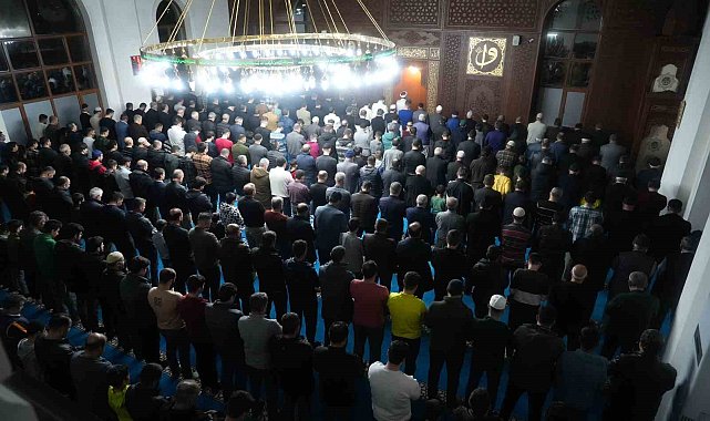 Muş'ta ilk teravih namazı kılındı