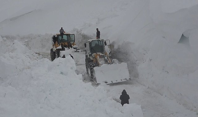 Muş'ta kar kalınlığı 4 metreye ulaştı