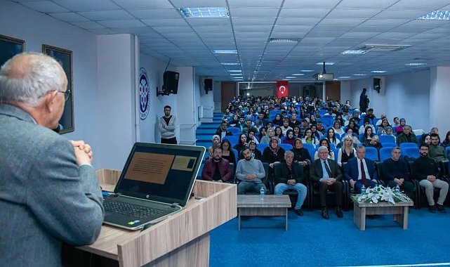 Prof. Dr. Kafkasyalı tarafından Geçmişten Günümüze Türk Kadını konferansı verildi