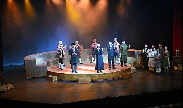 "Cumhuriyete Doğru" Erzurum'da ikinci kez sahne aldı