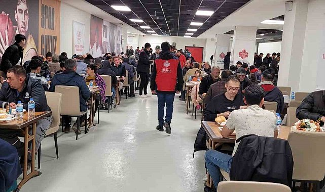 "Vakfeden Gönüllerin Bereketli Sofrası" dolup taşıyor