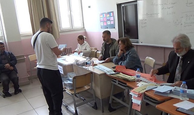Tunceli'de oy verme işlemi başladı