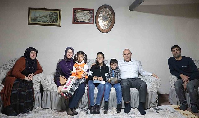Vali Koç ve eşi, Polat ailesinin iftar sofrasına konuk oldular