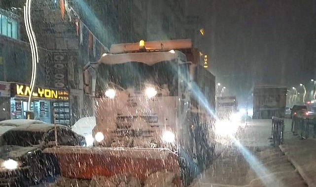 Van'da 446 yerleşim yerinin yolu ulaşıma kapandı