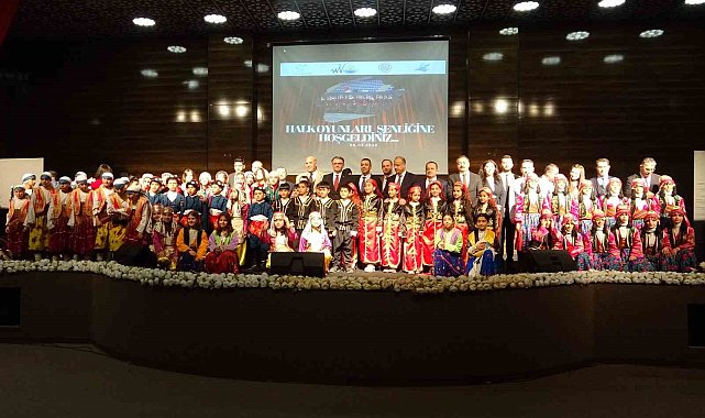 Van'da halk oyunları şenliği başladı