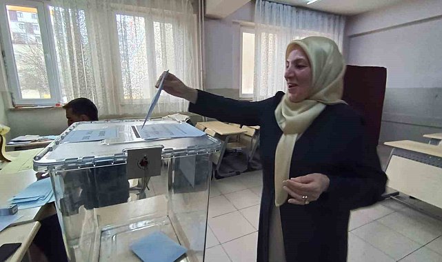 Van'da oy verme işlemi başladı