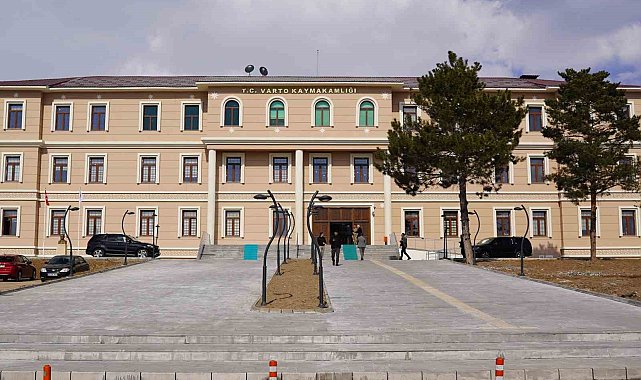 Varto Kaymakamlığının yeni binası hizmete açıldı