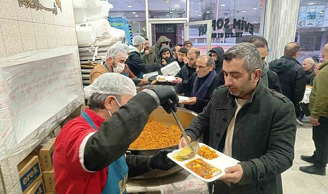 Yemek şirketinden ücretsiz iftar yemeği