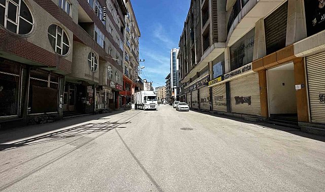 Yüksekova'da seçimler nedeniyle sokaklar boş kaldı
