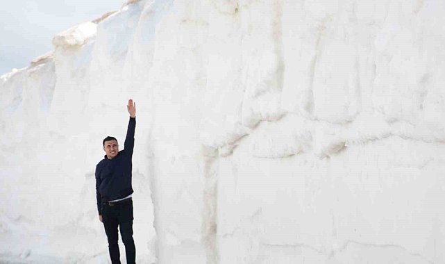 2 bin 250 rakımlı zirvede 6 metrelik karla mücadele çalışması