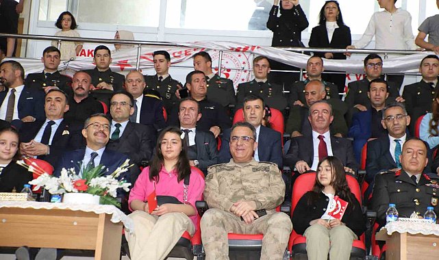 23 Nisan'a babalar ve kızları damga vurdu