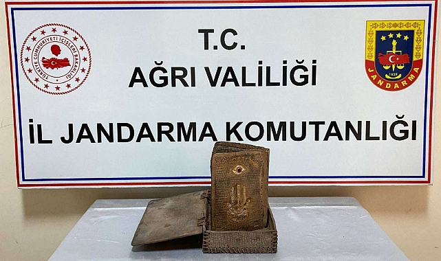 Ağrı'da 1000 yıllık İbranice kitap ele geçirildi