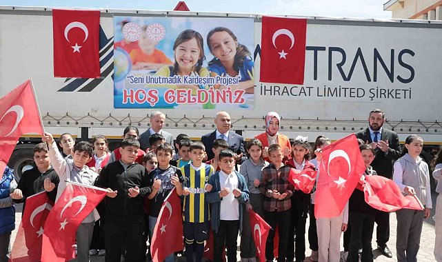 Ağrılı öğrencilerden Hataylı çocuklara hediye