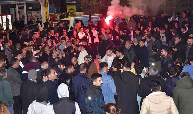 Ahlat'ta Cumhur İttifakı'ndan seçim kutlaması