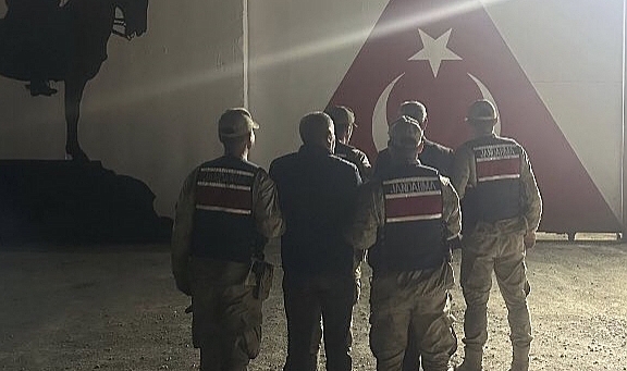Ardahan'da baraj şantiyesinden hurda demir çalan 2 zanlı tutuklandı