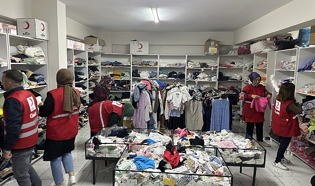 Bayramda 1500'ü aşkın çocuğun yüzü "Kızılay Butik" ile güldü